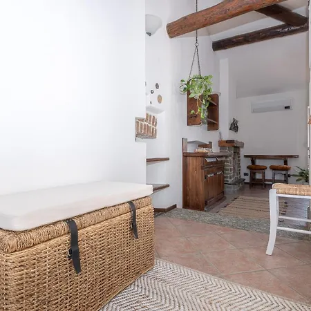 Cozy Studio In Old Town Daire Como