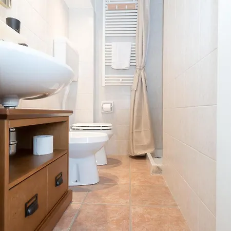 Cozy Studio In Old Town Daire Como